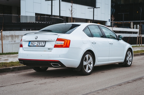 SKODA OCTAVIA RS 135 kW '17