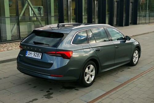 SKODA Octavia Combi e-TEC '22