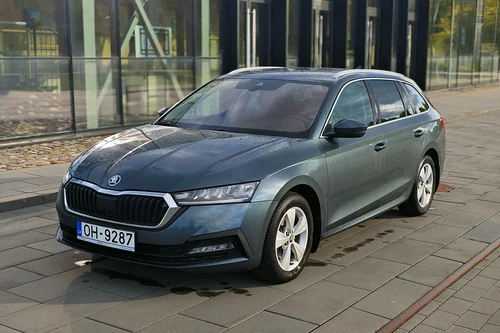 SKODA Octavia Combie e-TEC '22