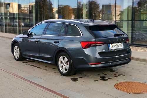 SKODA Octavia Combie e-TEC '22