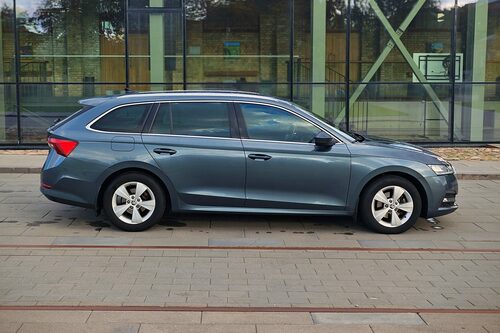 SKODA Octavia Combi e-TEC '22